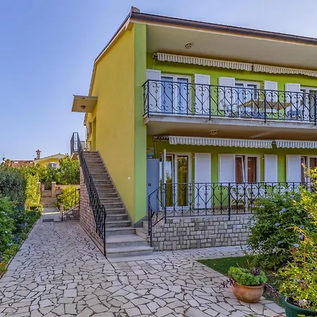 Gorgeous In With Kitchen * Medolino