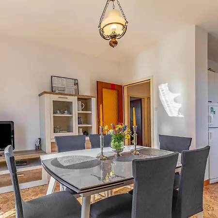 Apartment Gorgeous In With Kitchen